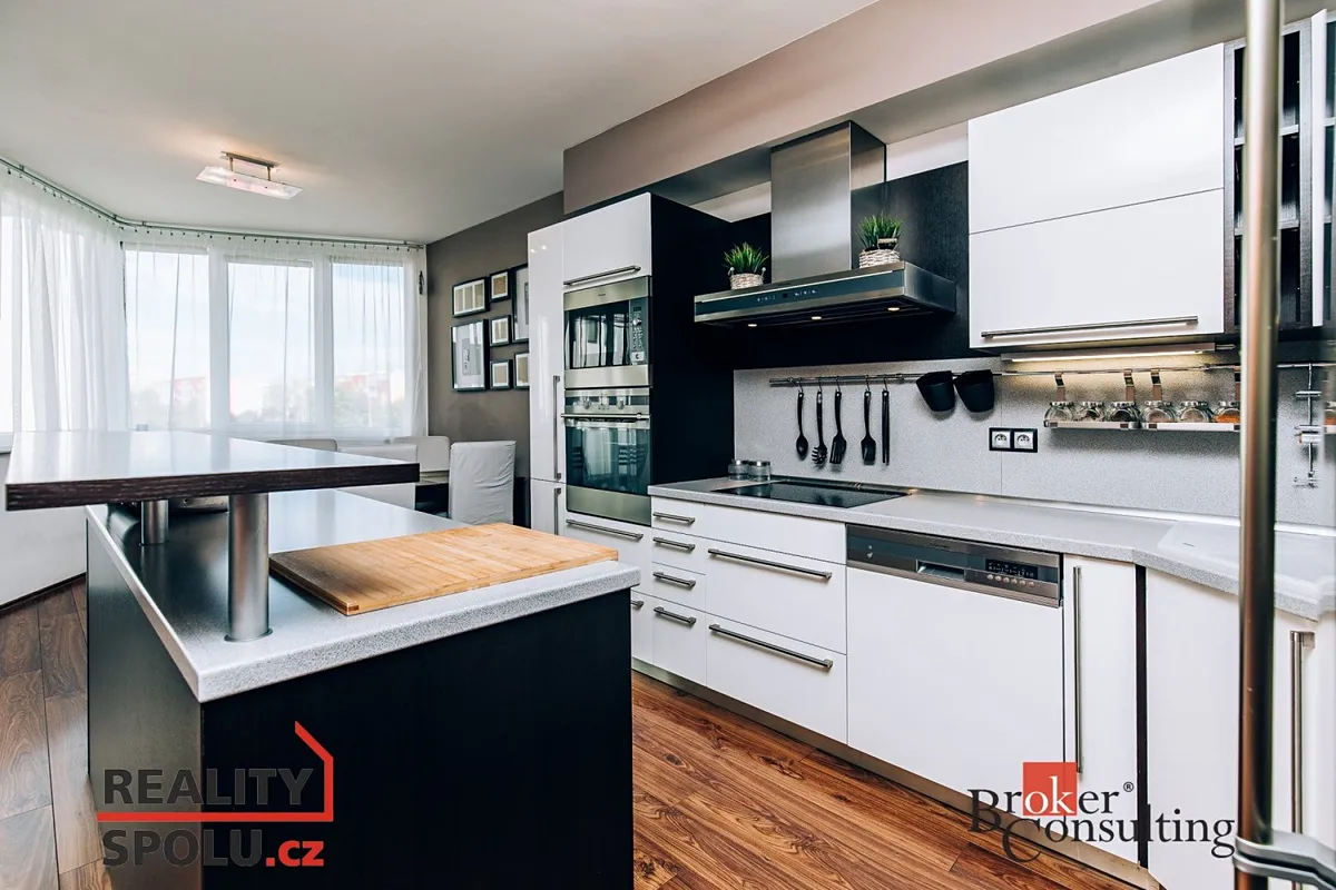 Pronájem bytu 3+kk 82 m²